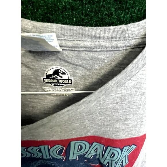 Y2K Jurassic Park Gray T-Shirt Size Medium Unisex Gift - Picture 2 of 4